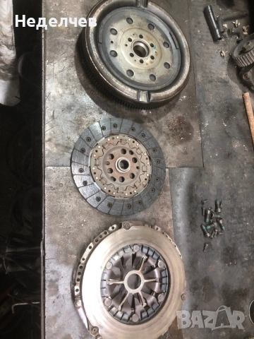 Комплект съединител + демпферен маховик LuK, снимка 4 - Части - 51773050