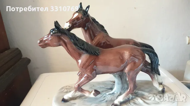 Рядка находка-великолепна статуетка на галопиращи коне., снимка 1