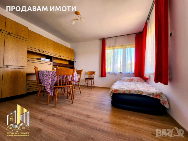 Продавам къща с два парцела, снимка 7 - Къщи - 51895155