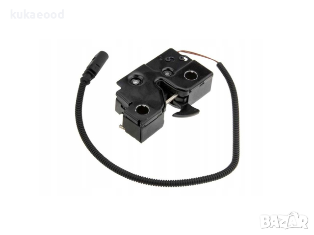 Машинка за заключване на преден капак Skoda Octavia 3