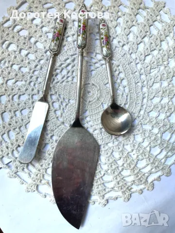 Красиви прибори от Япония с порцеланова плочка на дръжките