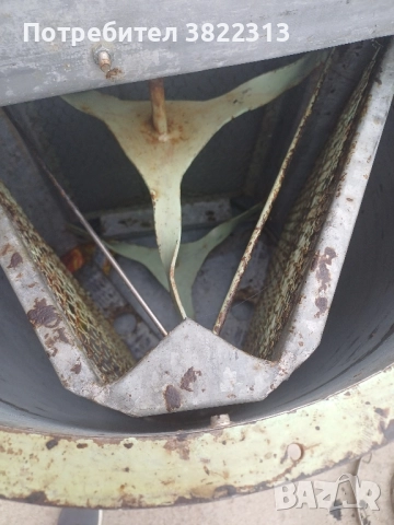 Центрофуга за мед, снимка 3 - За пчели - 51458682