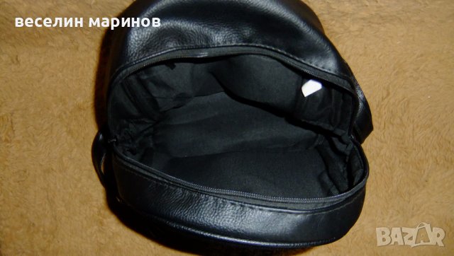 Продавам черна кожена раничка, снимка 4 - Раници - 40645875