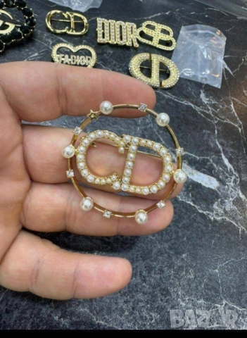 брошки christian dior ysl saint laurent , снимка 7 - Други - 51980328