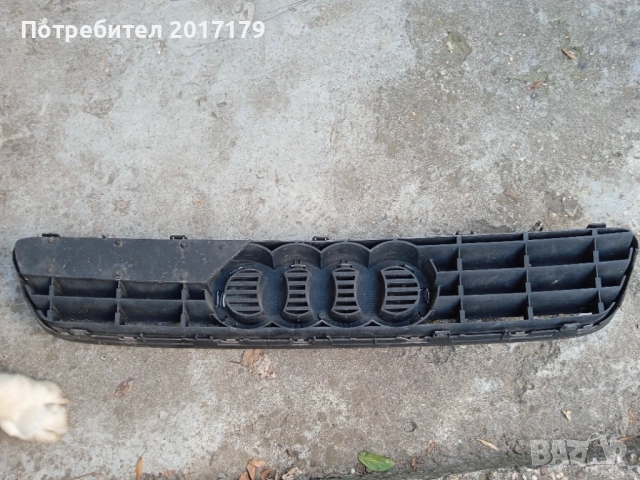 Предна решетка с емблема Audi A3 8L 8L0807683, снимка 2 - Части - 51706322