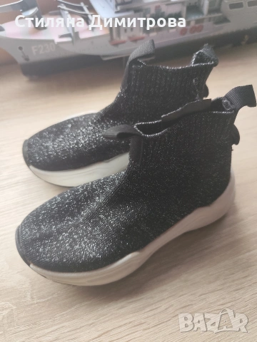 Детски маратонки тип чорап НМ