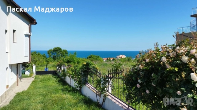 Триетажна жилищна сграда с дворно място и лятна кухня, снимка 10 - Къщи - 51545415