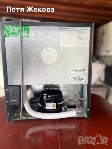 Мини хладилник Crown, снимка 5 - Хладилници - 51945802