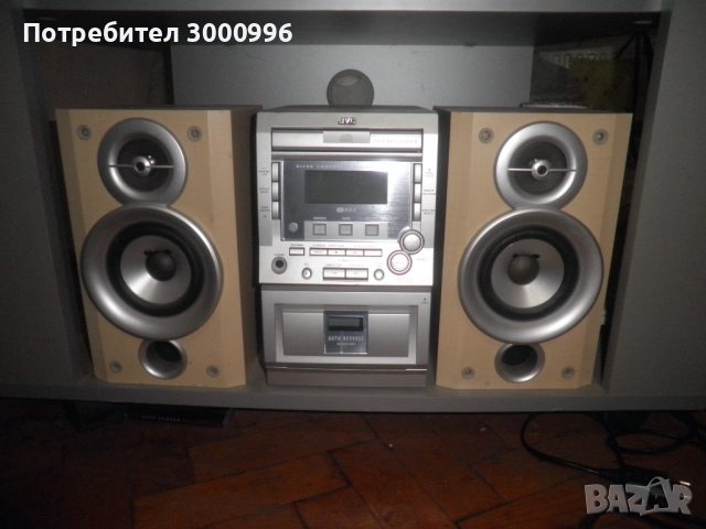Продавам  мини  уредба  JVC, снимка 2 - Аудиосистеми - 52371371