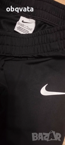 Оригинален Детски анцунг Nike, снимка 3 - Детски анцузи и суичери - 51936590