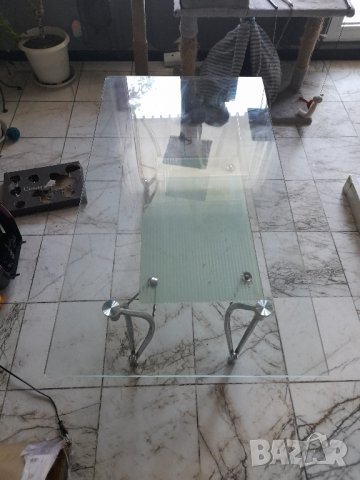 Стъклена маса с два плота, снимка 3 - Маси - 42872561