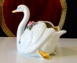 Фигура,ваза Лебед дрезденски порцелан,рози. , снимка 5
