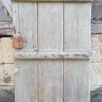 Дървена стара врата с брава, снимка 2 - Антикварни и старинни предмети - 42573324
