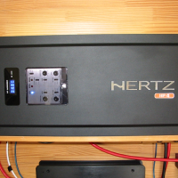Усилвател за кола Hertz HP4. 920W ( 4 х 230W / 2 х 440W ), снимка 2 - Аксесоари и консумативи - 44545926
