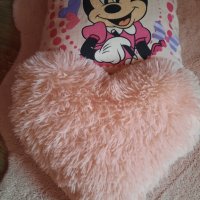 Възглавнички пух-лама "Сърце" в розово и Мини Маус , снимка 5 - Възглавници - 42654617