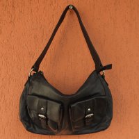 Дамска кожена чанта черна, снимка 1 - Чанти - 40079289