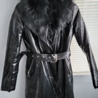 Лачено палто с яка от косъм , снимка 1 - Палта, манта - 34879865