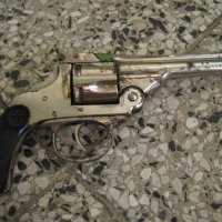 Револвер пищов Smith and Wesson