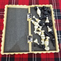 Стар магнитен шах от времето на СОЦ-а , снимка 4 - Антикварни и старинни предмети - 39964269