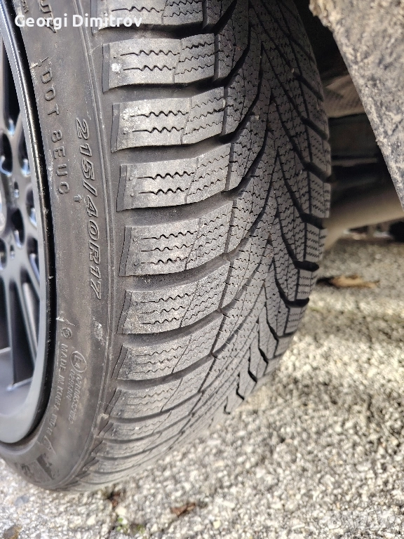 215 40 17 зимни гуми, снимка 1