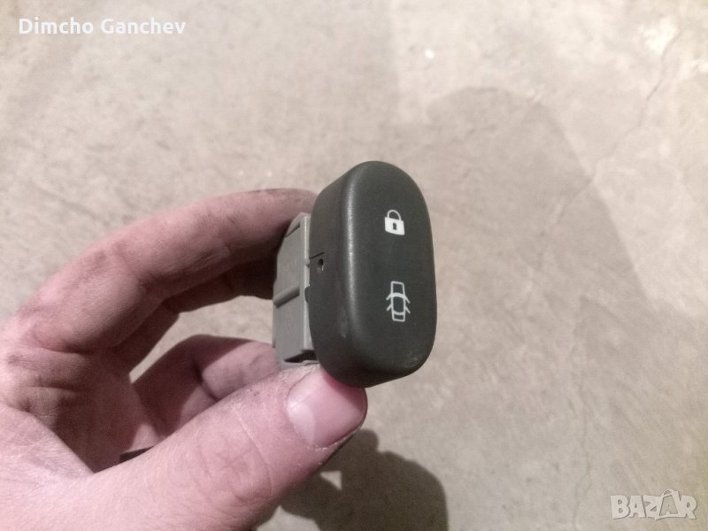 Бутон за аварийни светлини Клио, Меган 98-2005, снимка 1