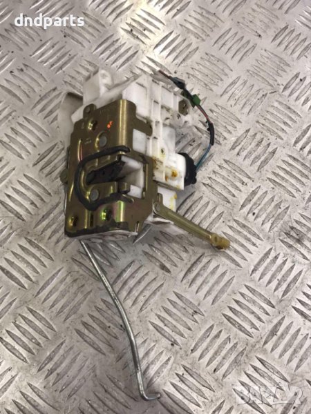 Предна дясна брава Toyota Avensis,2001г., снимка 1