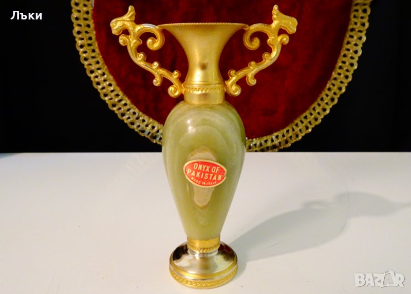 Позлатена ваза,амфора,оникс,грифони. , снимка 1