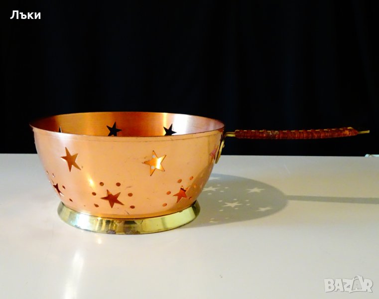 Медна бонбониера,свещник с дръжка и ажур. , снимка 1