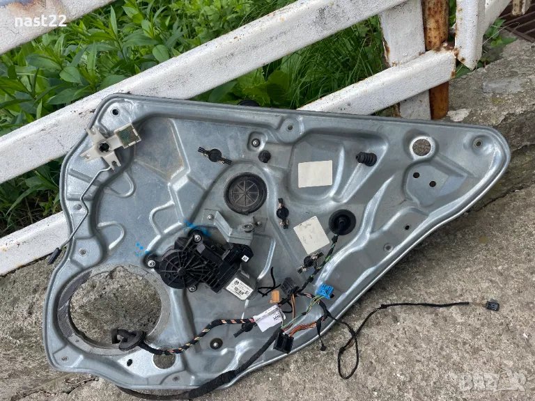 Заден десен стъклоповдигач Фолскваген Поло 2004-2009 год, снимка 1