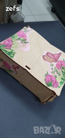 Дървена кутия за "съкровища " с дървено сърчице и ароматно сапунено цвете , снимка 8 - Романтични подаръци - 39876841