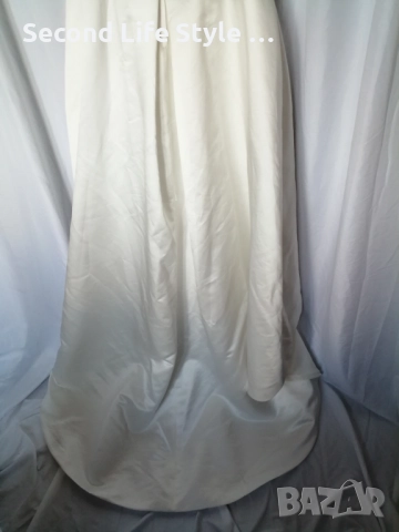 LA SPOSA дълга сватбена рокля с корсет и дълъг шлейф р-р L , снимка 10 - Сватбени рокли - 52990180