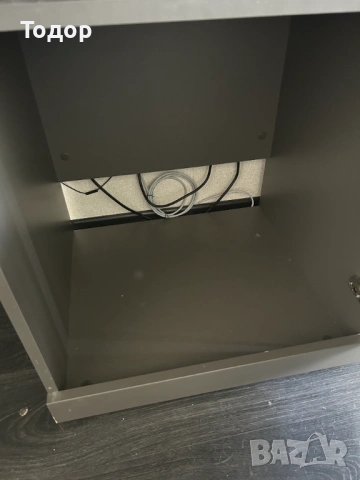 Използвано сиво гейминг/офис бюро - 140х60х75см, снимка 5 - Бюра - 54083762