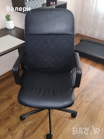 Черен кожен офис стол  