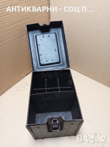 Стара Метална Военна Кутия., снимка 6 - Антикварни и старинни предмети - 51371002