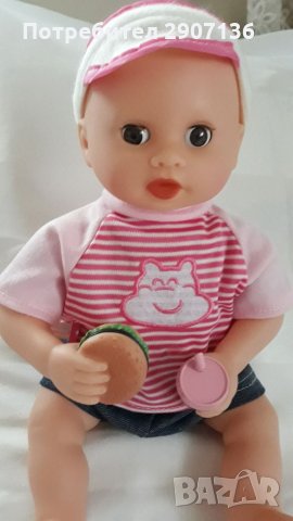 КУКЛА С ФУНКЦИИ, ГОВОРИ, ПЛАЧЕ, И СЕ ХРАНИ СЪС САНДВИЧ И ПИЕ ВОДА