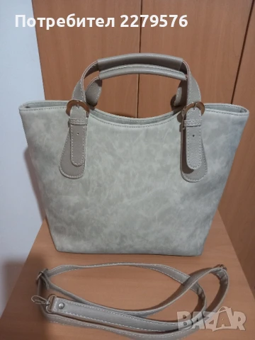 Бежова дамска чанта 