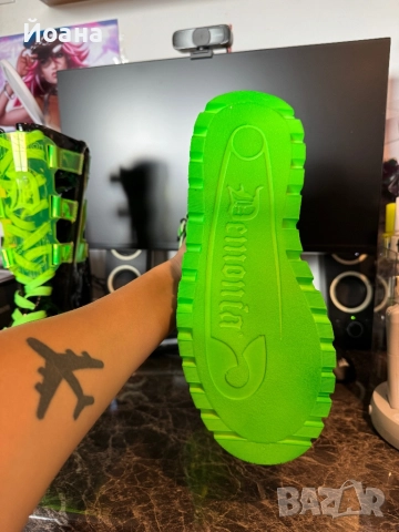 Оригинални готик demonia uv ботуши нови , снимка 3 - Дамски ботуши - 52028165