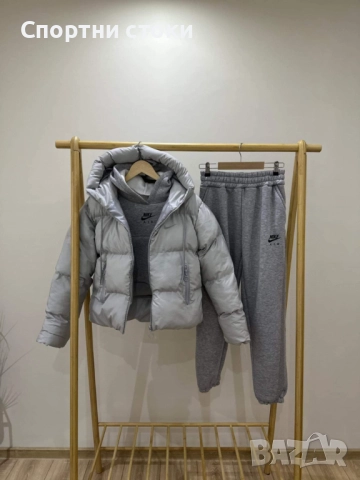 Дамски спортен екип от три части с яке 