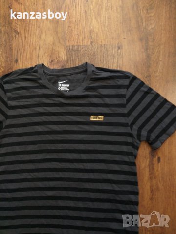 NIKE T-SHIRT FC STRIPE TEE - страхотна мъжка тениска КАТО НОВА, снимка 7 - Тениски - 38107217