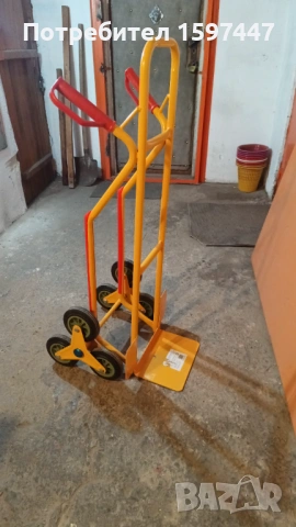 Товарна количка за стълби до 150 кг.