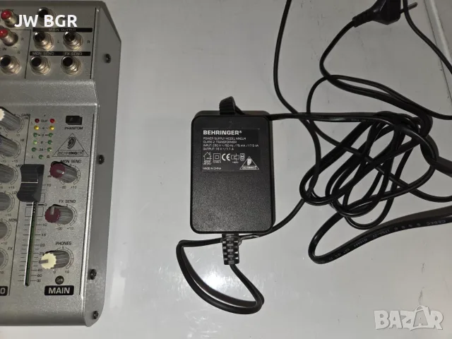 10-канален смесителен пулт (миксер): Behringer Eurorack MXB1002