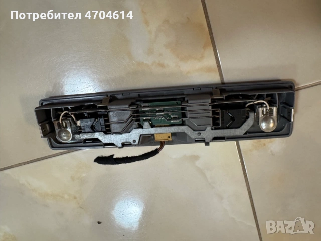 Централен заден Плафон за Ауди Audi A6(1998-2004)год. само за 40Eur. броя 4B0947111, снимка 4 - Части - 53196012