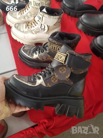 обувки Louis Vuitton, снимка 3 - Дамски ежедневни обувки - 42759105