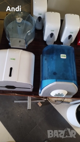 Диспенсъри за течен сапун , тоалетна хартия , кърпи за ръце и кухненски рола, снимка 14 - Други стоки за дома - 52567697