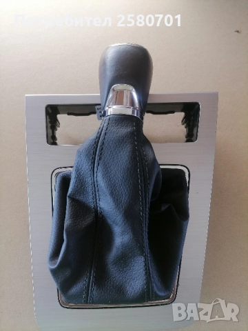 Продавам оригинална кожена топка с маншон за скоростен лост за Шкода Октавия 2016_2020г , снимка 5 - Аксесоари и консумативи - 51642232