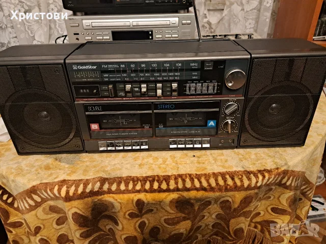 Продавам Двукасетъчен радио касетофон GoldStar  TWP - 7043  