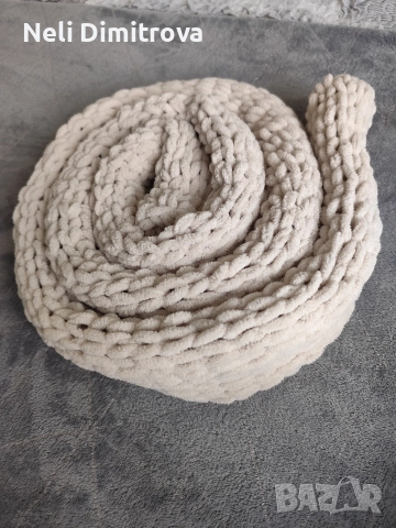 Едноцветен плетен шал