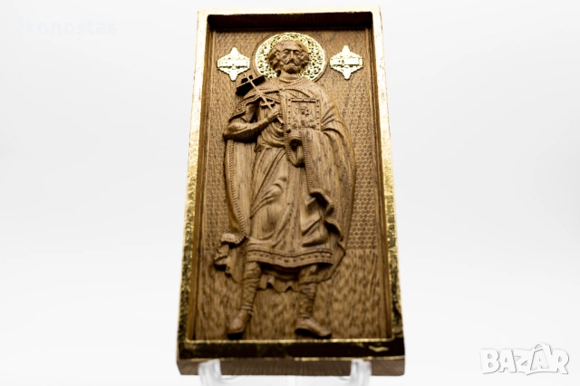 Позлатена икона на свети Виктор от масивен дъб със злато