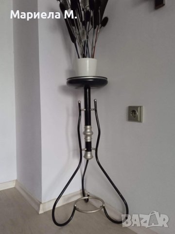 Поставка за цветя, метал