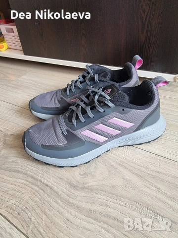 Маратонки адидас 